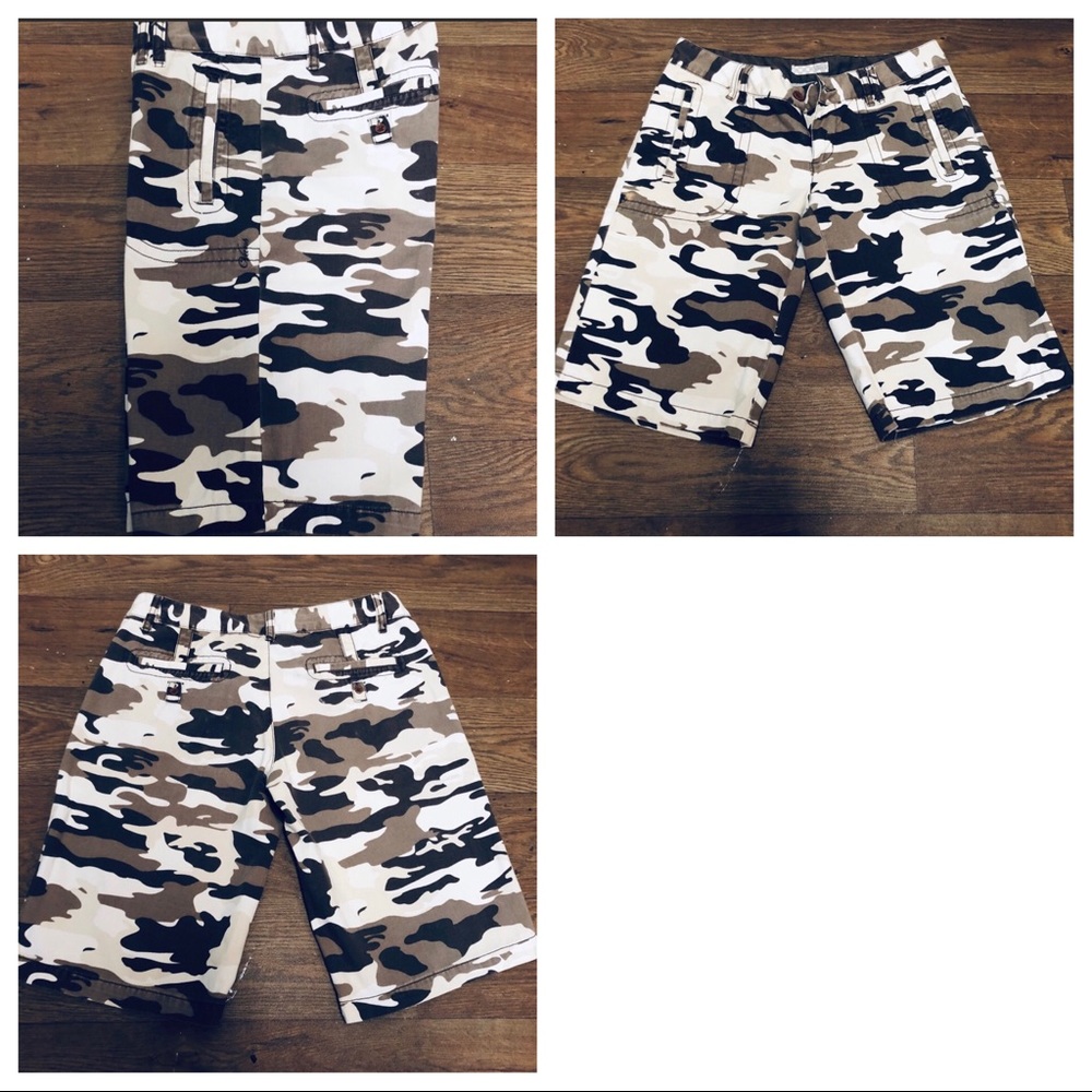 EUC Vans Whiskey Brown Camouflage Bermuda Shorts